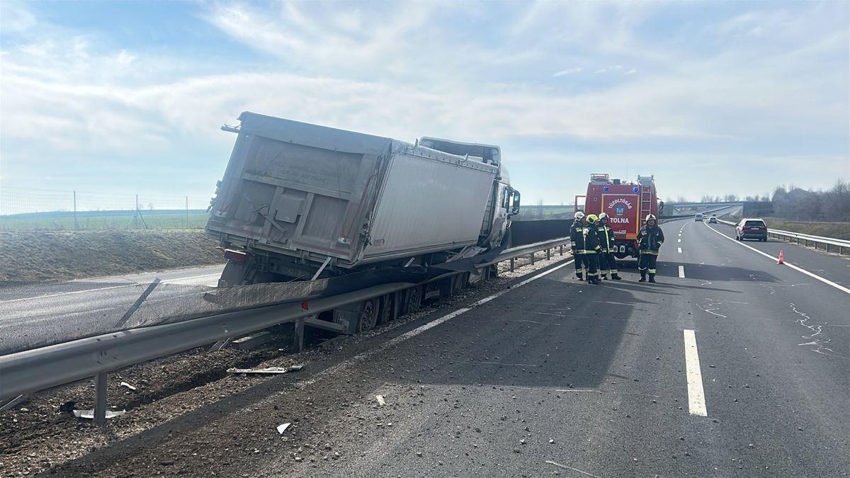 M6 autópálya övárok-burkolás és hídoldal-burkolás — Dunaújváros